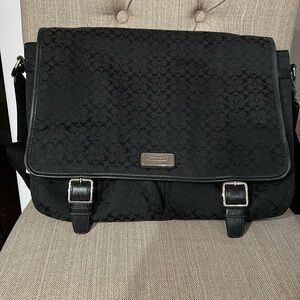 Coach bag laptop bag in very good condition. Would be a great diaper bag too!